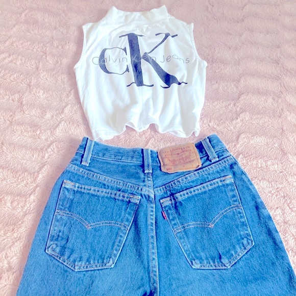 Distressed Vintage 501 Levi’s jeans - Picture 3 of 8